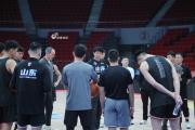 KY Gaming-山东男篮在比赛中展现出强大的实力，取得胜利