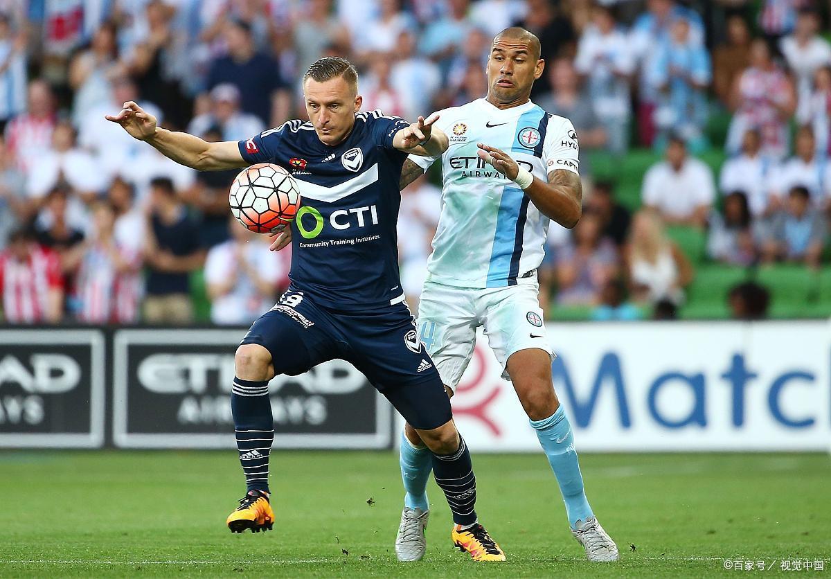 客场夺冠帕德博恩,豪取三分 客场夺冠帕德博恩,豪取三分