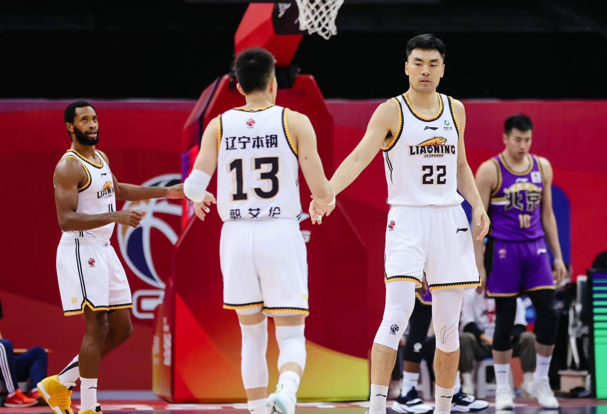 辽宁队大胜四川队，延续胜利势头的简单介绍