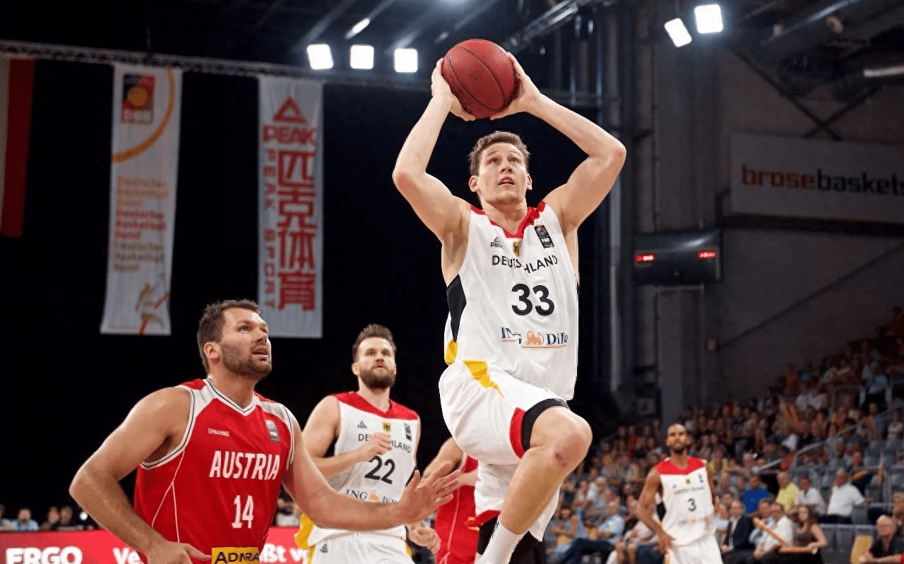 瑞士男篮迎来胜利，晋级世界杯半决赛