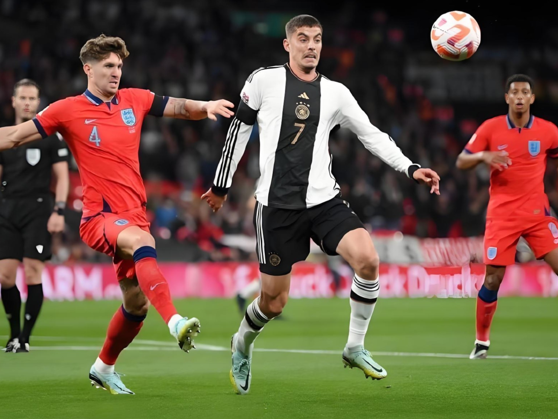 客场作战,英格兰国家队争取下一轮晋级 客场作战,英格兰国家队争取下一轮晋级