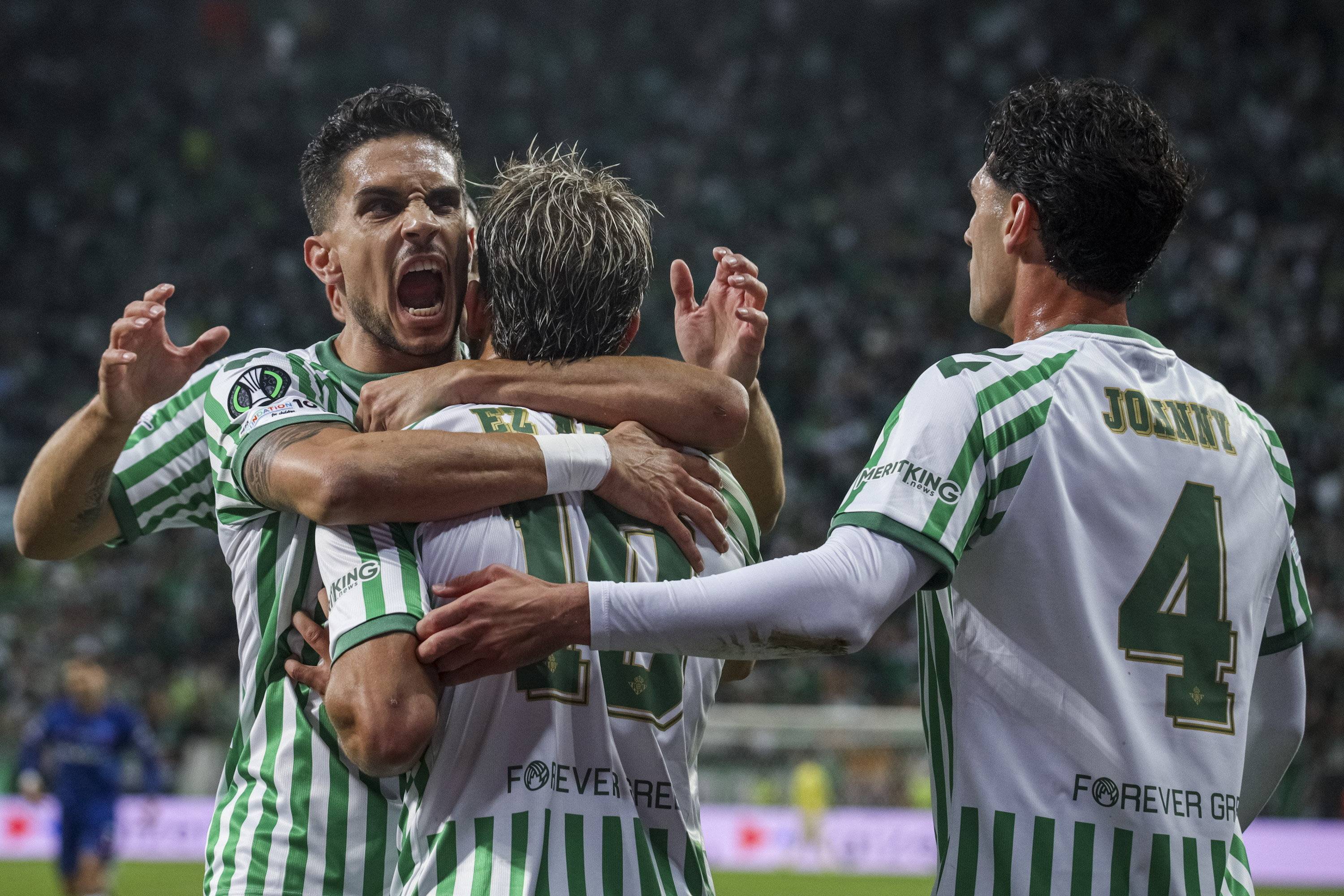 切尔西点球大战取胜,勇夺三分 切尔西点球大战取胜,勇夺三分