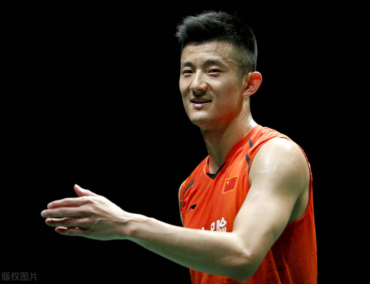 中国羽毛球队轻取马来西亚羽毛球队，谌龙爆发神勇