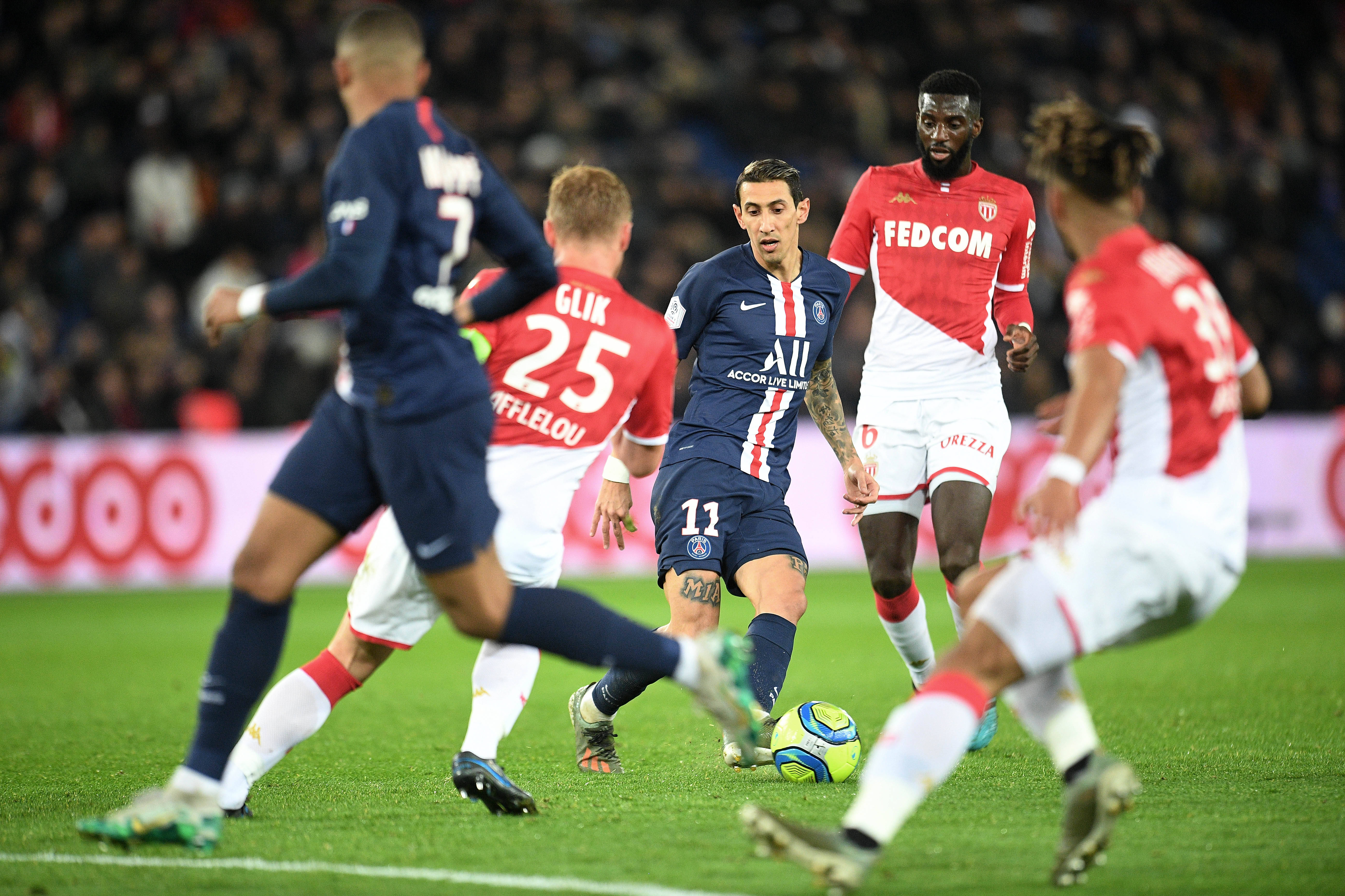 里昂客场不敌斯特拉斯堡，法甲夺冠希望渺茫的简单介绍