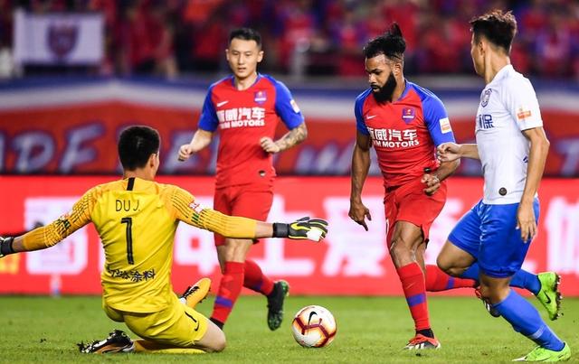 北京人和主场战平广州富力，积分稳定