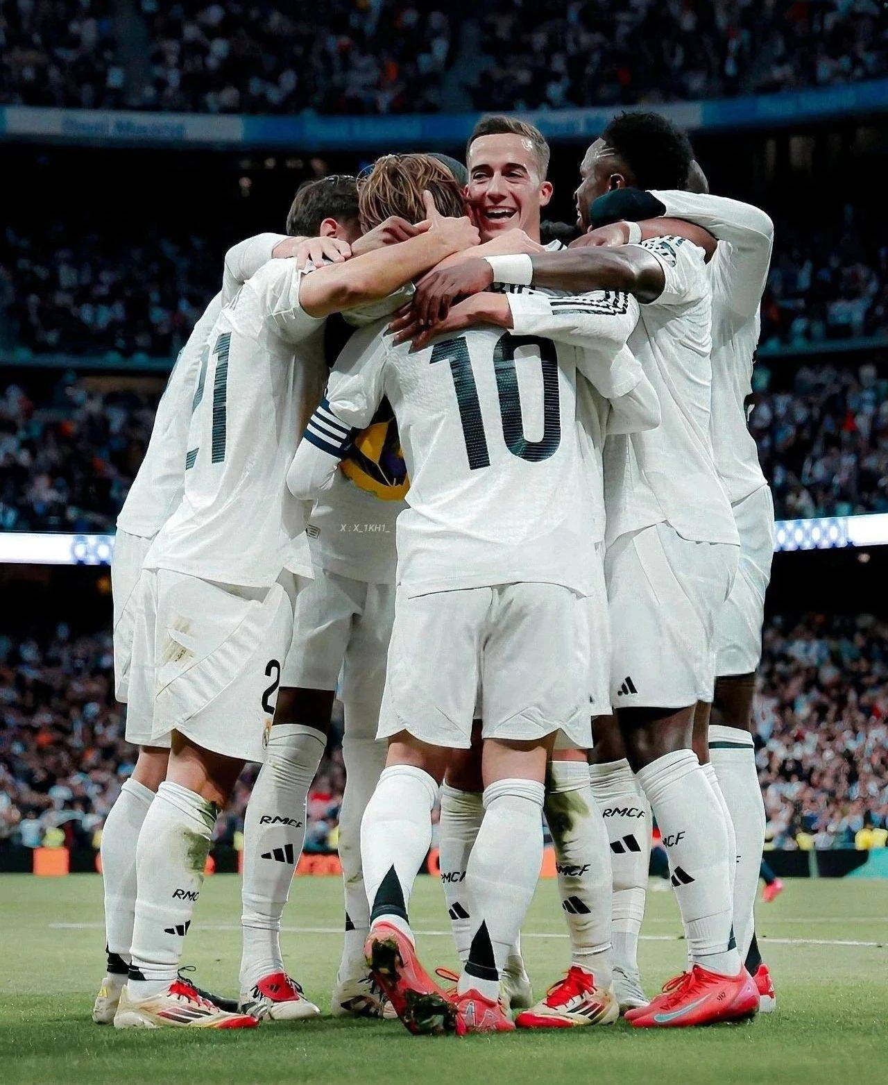 巴塞罗那主场力克皇家贝蒂斯，取得西甲赛季首胜