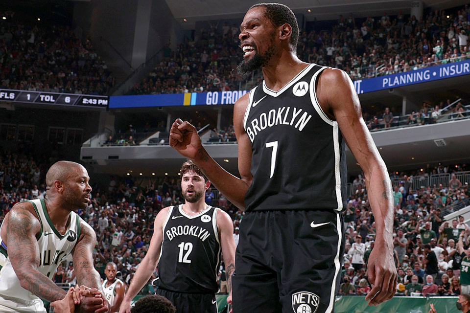 火箭战胜雷霆,实现连胜壮举 火箭战胜雷霆,实现连胜壮举