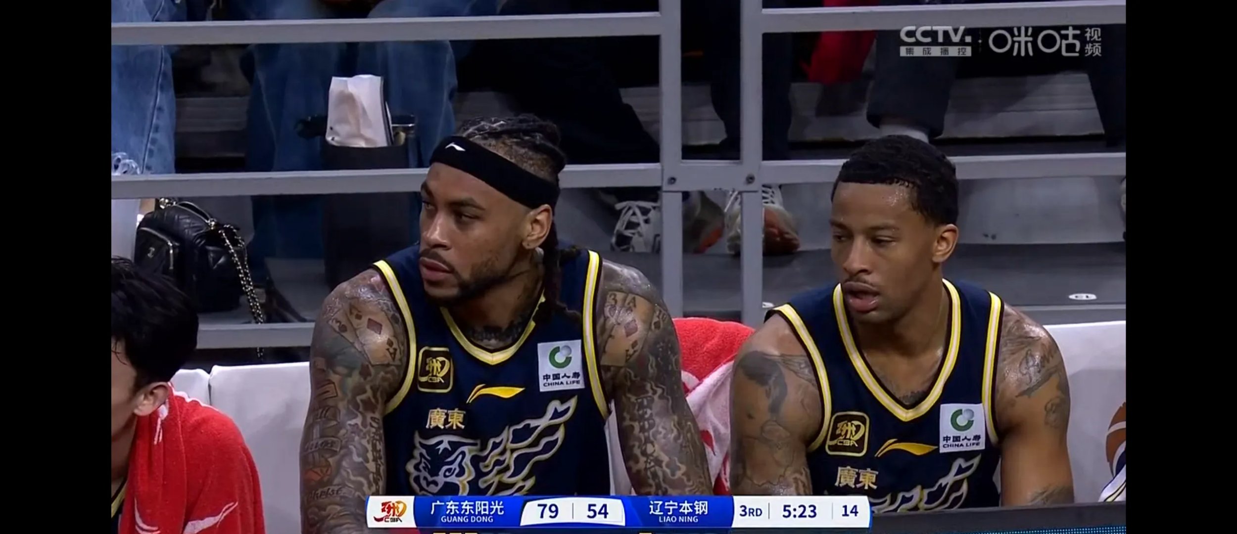 广东男篮击败辽宁获9连胜，豪取领先优势