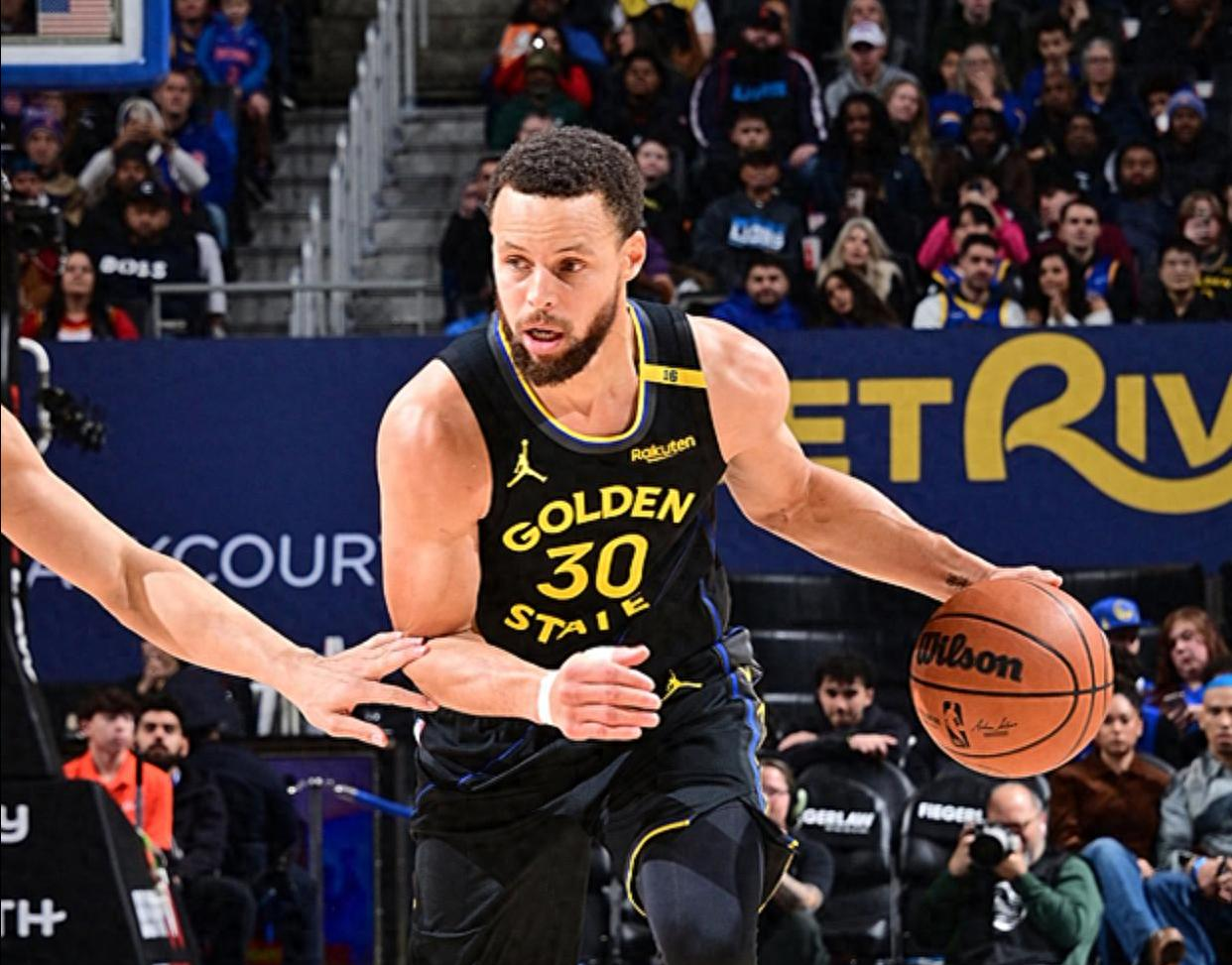 勇士客场险胜活塞，豪取九连胜