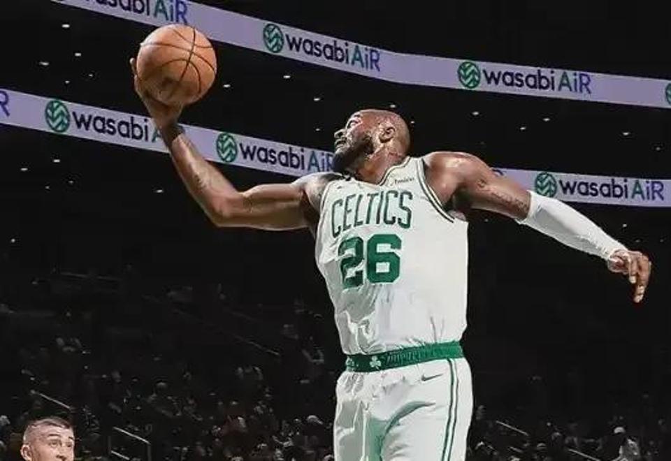 76人客场击败凯尔特人，展现强大实力