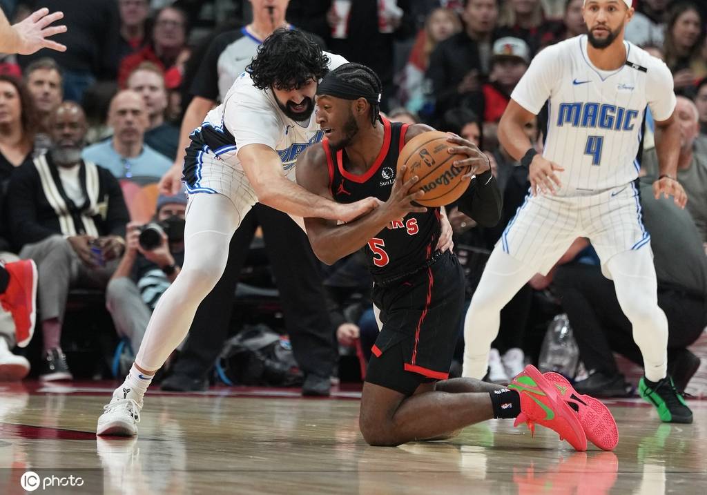 猛龙客场擒魔术,取得胜利 猛龙客场擒魔术,取得胜利