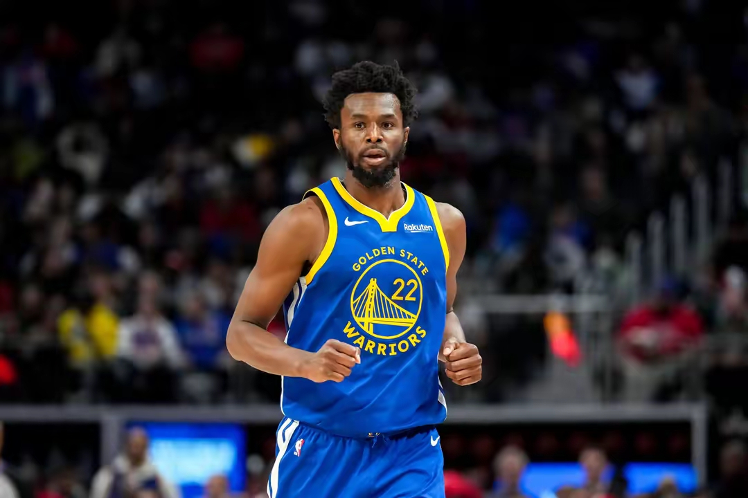 勇士主场击败太阳取得两连胜